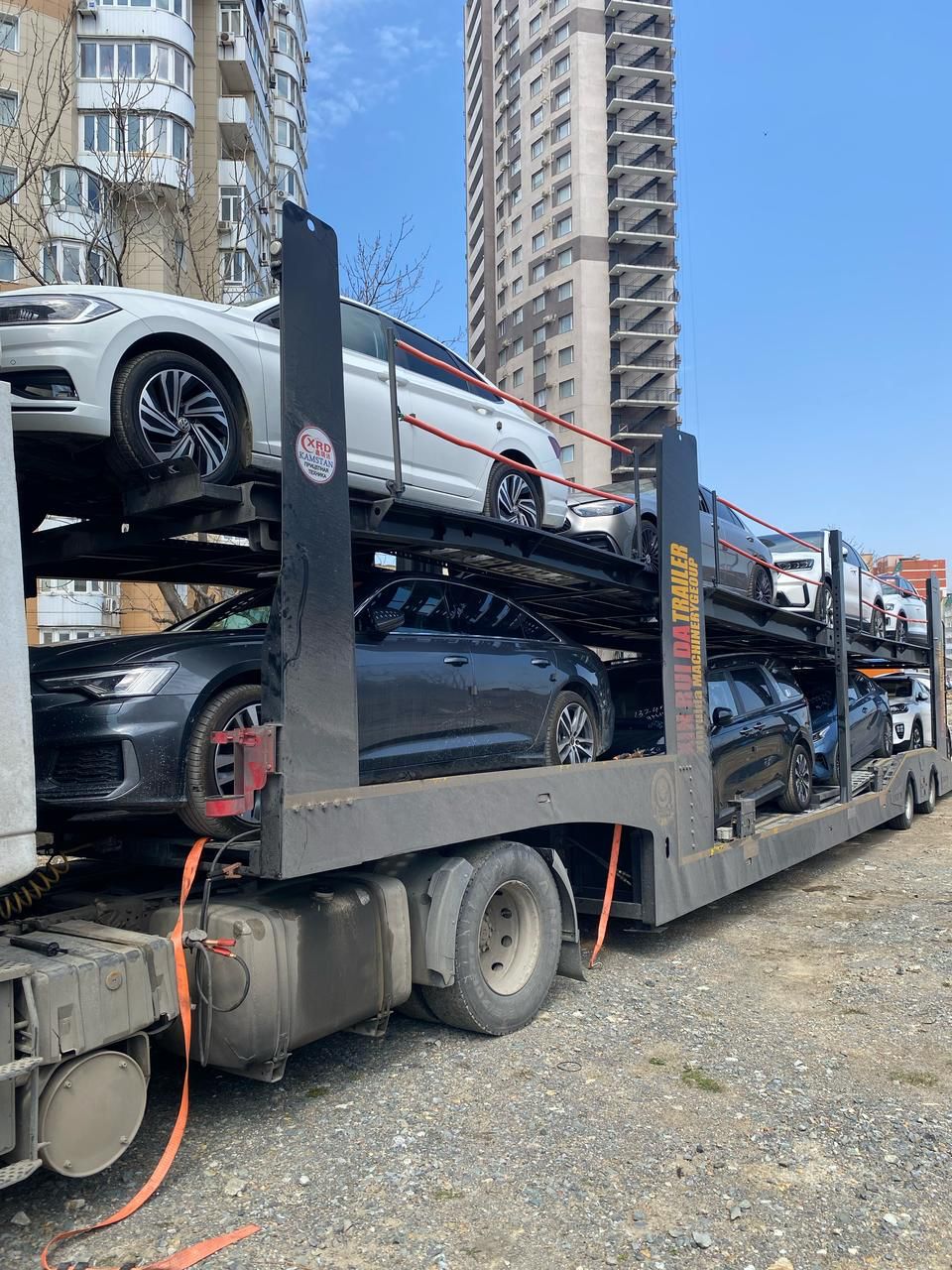 Полуприцеп-автовоз Jinan Senyang HZF9400CCYE (Черный)